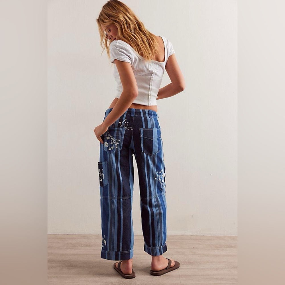 We the Free Cove Crop Pull on Floral Blue Striped Jeans size XS 100% cotton - Picture 3 of 10